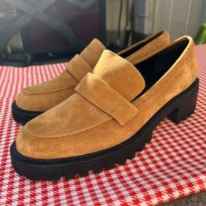Woman’s Aerosoles Leather Loafers